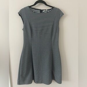 GAP Navy Stripe Ponte Dress Women’s‎ Size 8 Cap Sleeve Casual Classic